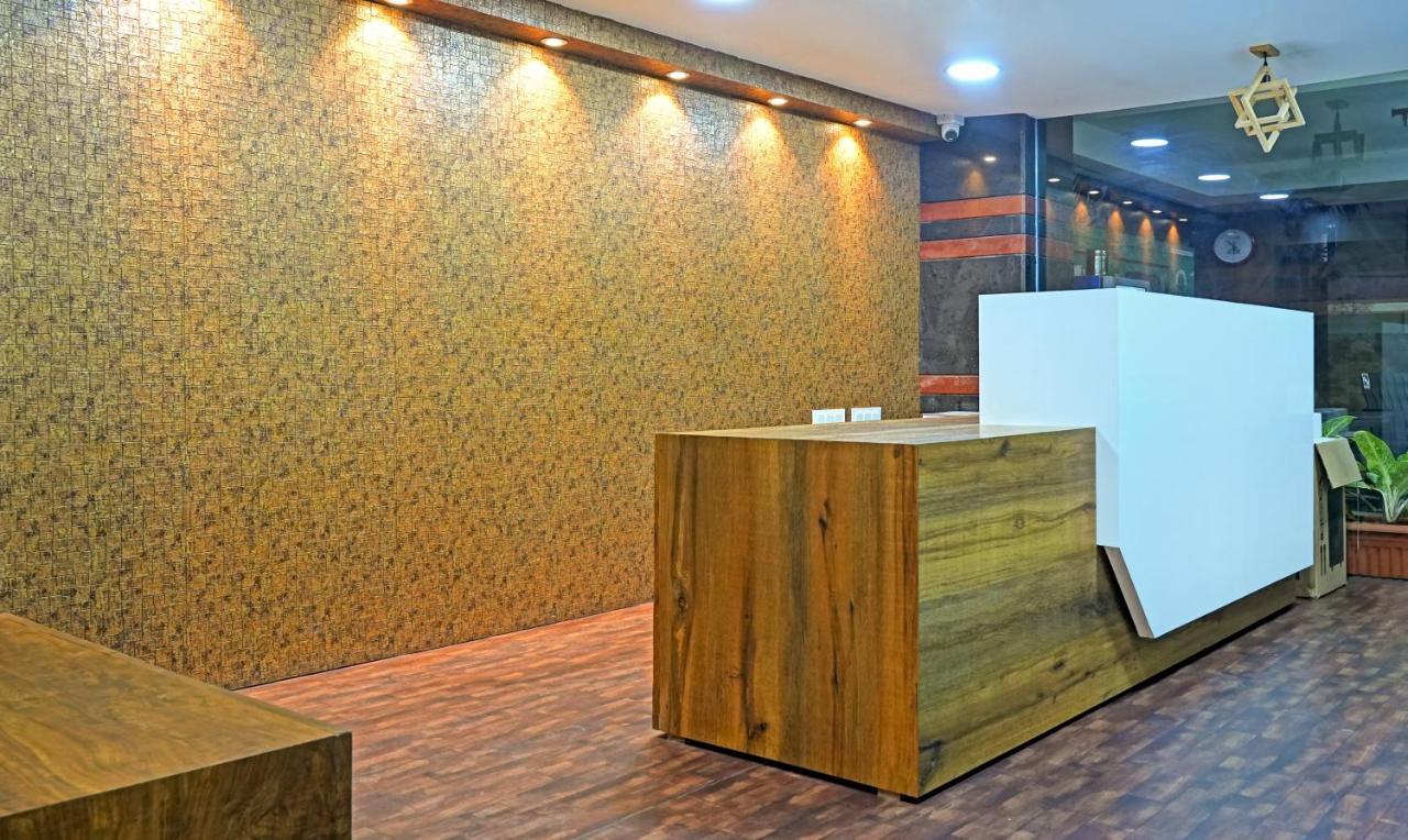 Treebo Trend Jsn Grand Hotel Vidzsajavádá Kültér fotó