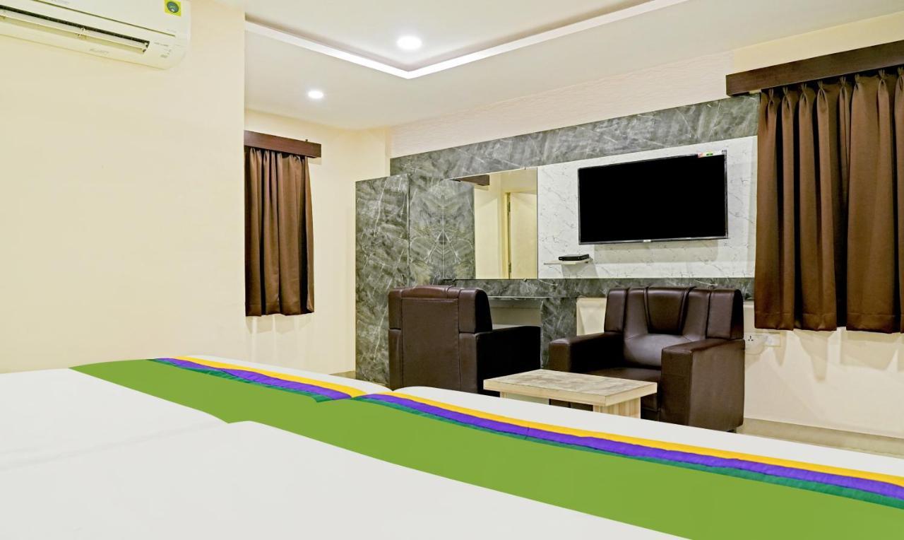 Treebo Trend Jsn Grand Hotel Vidzsajavádá Kültér fotó